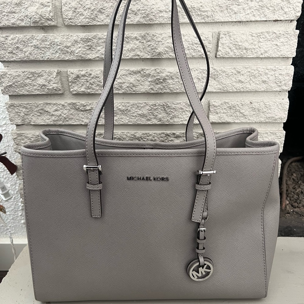 Michael Kors jet set travel bag